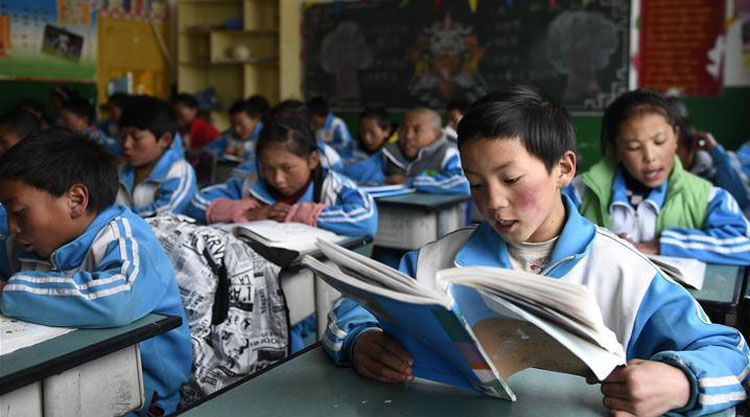Tibetan children studying in a classroom in Tibet. (Photo: file)