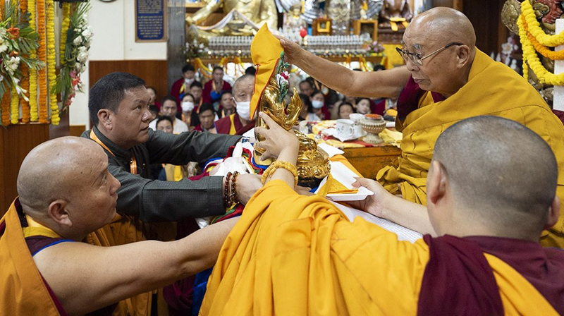 Chief Minister Pema Khandu presenting offerings to His Holiness the Dalai Lama during the Long Life Prayer offered by the Monpa Community of Arunachal Pradesh at the Main Tibetan Temple in Dharamsala, HP, India on September 7, 2024. Photo: (OHHDL/Tenzin Choejor)