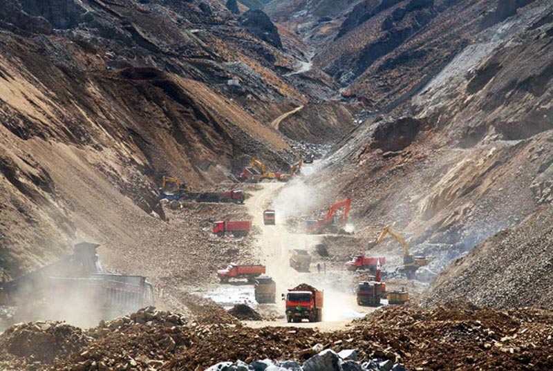 mine-landslide-tibet-2013