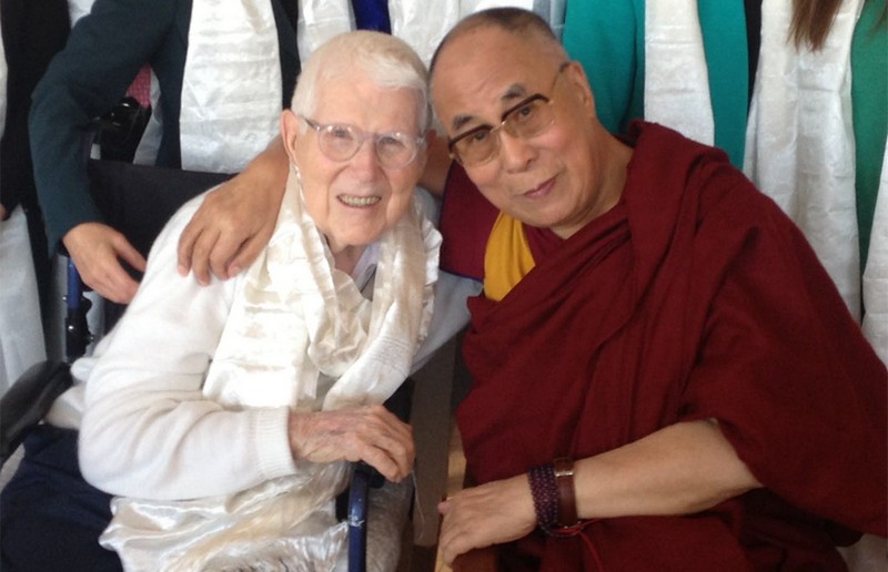 Dr Aaron T. Beck and the Dalai Lama in 2019> Photo: Beck Institute for Cognitive Behavior Therapy