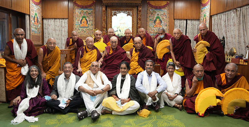 His Holiness the Dalai Lama met with Gaden Tri Rinpoche, Jangtse Choeje Rinpoche, the abbots of the member monasteries of Geluk International Foundation and their academic advisors,July 4, 2022. Photo:OHHD