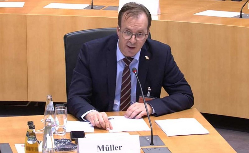 ICT’s Executive Director for Germany Kai Mueller speaks to the Human Rights Committee of the Bundestag. Photo: ICT Germany