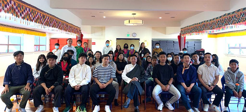 Sikyong Penpa Tsering with Tibetan youth based in California. Photo: CTA