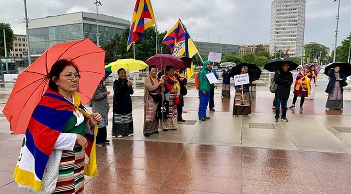 Swiss-Tibetans demonstrating against Chinese government suppression of freedom in Tibet in Geneva, June 24, 2022. Photo: CTA