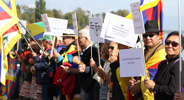 Tibetans protesting against China in front of the Palais Wilson on Friday, September 23, 2022. Photo: CTA