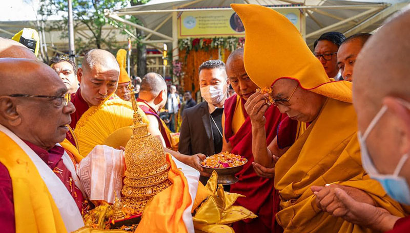 His Holiness the Dalai Lama received the Lord Buddha's sacred Kapilawasthu relics and paid homage to it, Dharamshala, April 4, 2024. (Photo; OHHDL)