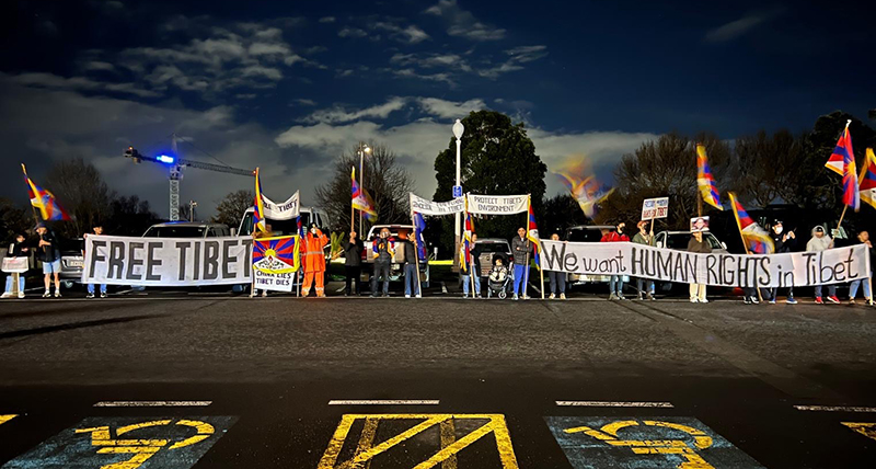Tibetans in Auckland and Friends of Tibet protest during the Chinese Premier Li Qiang’s visit to New Zealand on 14 June 2024. (Photo: file)