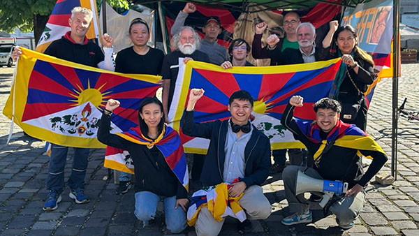 Tibetan activists protested against Chinese President Xi Jinping, during his visit to Budapest, Hungary, on May 9, 2024. (Photo:SFT)