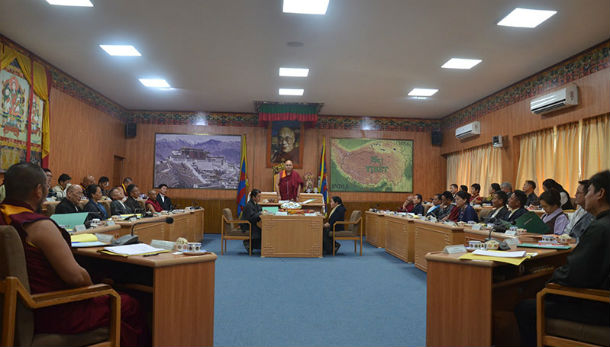 Khenpo Sonam Tenphel, Speaker of the Tibetan Parliament-in-Exile delivering the opening remarks of the sixth session of the 16th Tibetan Parilament-in-Exile, in Dharamshala, India, on September 18, 2018. Photo: TPI/Yangchen Dolma