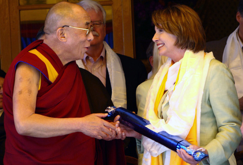 A delegation of US House of Representatives led by speaker Nancy Pelosi with His Holiness the Dalai Lama at main Tibetan temple in Dharamshala, India, March 21, 2008. Photo: TPI/Yeshe Choesang